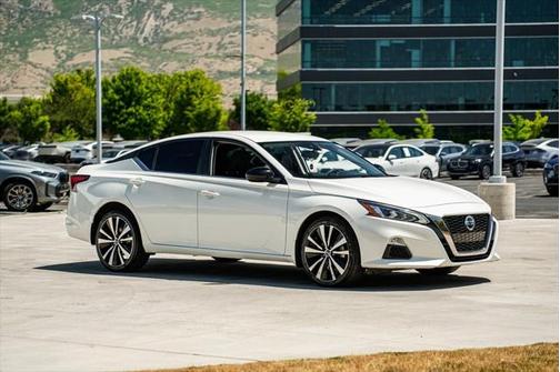 2022 Nissan Altima SR Intelligent AWD