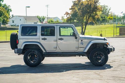 2013 Jeep Wrangler Unlimited Sahara