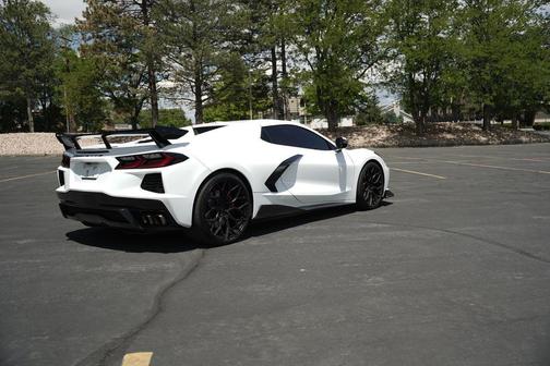 Arctic White 2020 Chevrolet Corvette Stingray w/3LT