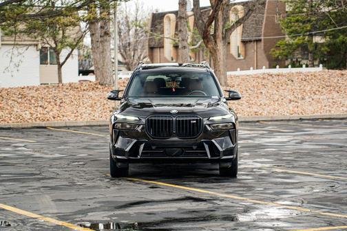 2025 BMW X7 M60i
