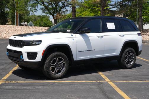 Bright White Clearcoat 2023 Jeep Grand Cherokee 4xe Trailhawk