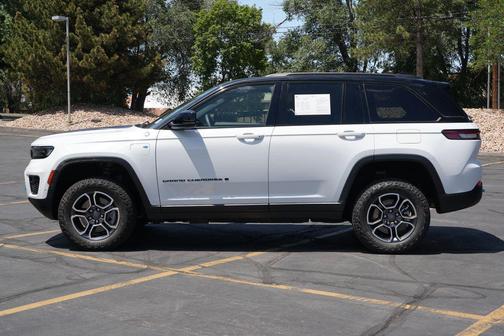 Bright White Clearcoat 2023 Jeep Grand Cherokee 4xe Trailhawk