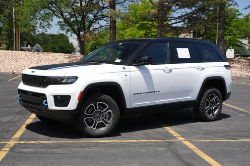 Bright White Clearcoat 2023 Jeep Grand Cherokee 4xe Trailhawk