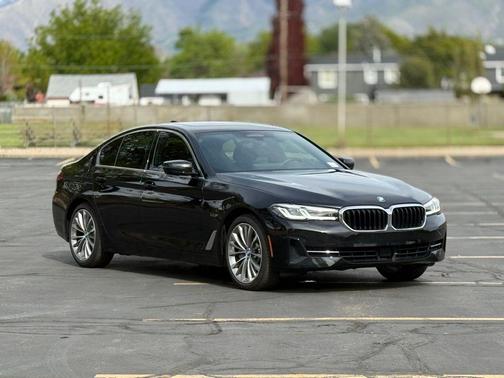 Black Sapphire Metallic 2023 BMW 530e Base