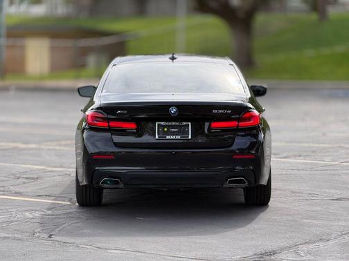 Black Sapphire Metallic 2023 BMW 530e Base