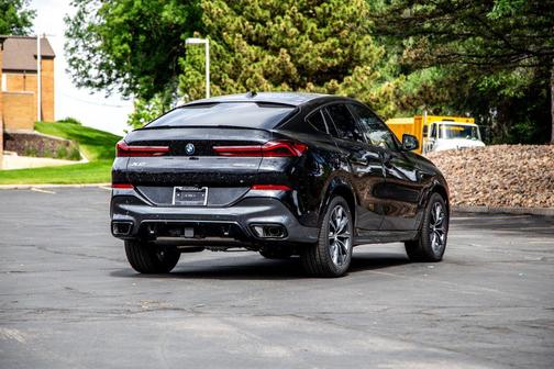 Black Sapphire Metallic 2027 BMW X6 xDrive40i