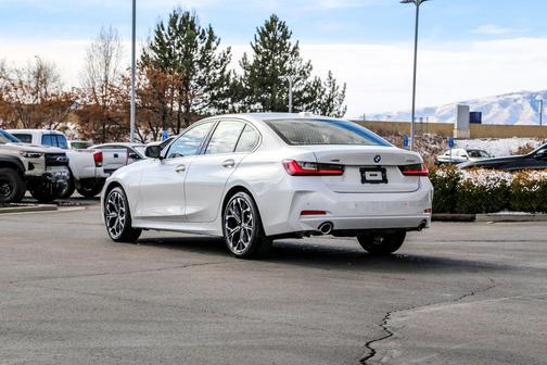 Mineral White Metallic 2026 BMW 330 xDrive NA