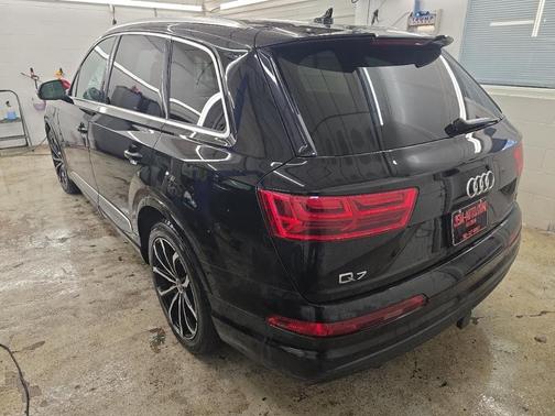 2017 Audi Q7 TECHNIK S-LINE