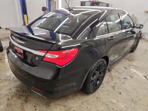 2013 Chrysler 200 Limited