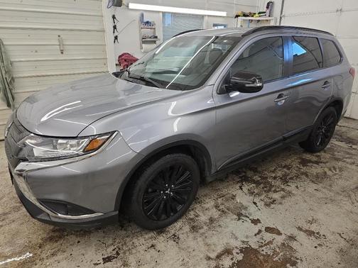 2020 Mitsubishi Outlander SE