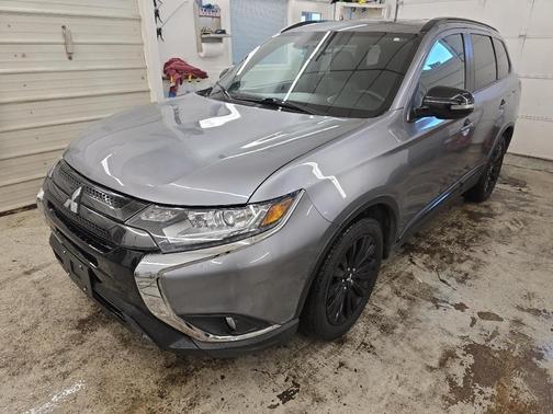 2020 Mitsubishi Outlander SE
