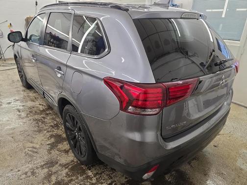 2020 Mitsubishi Outlander SE