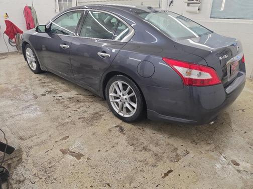 2010 Nissan Maxima SV