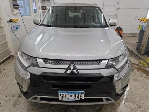 Silver 2020 Mitsubishi Outlander SE