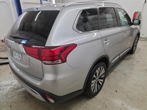 Silver 2020 Mitsubishi Outlander SE