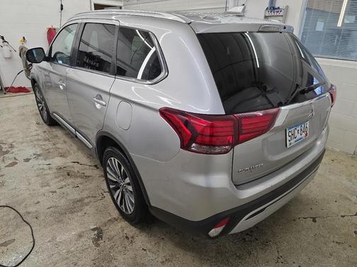 Silver 2020 Mitsubishi Outlander SE