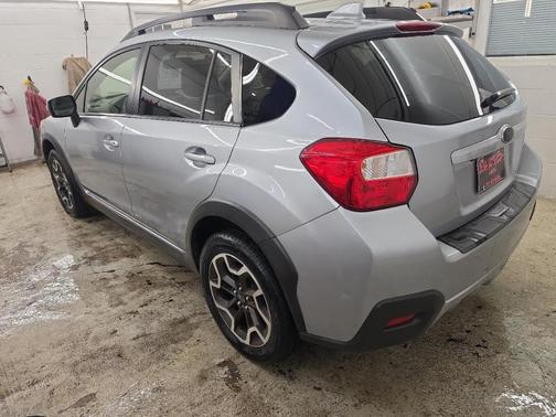 Ice Silver Metallic 2016 Subaru Crosstrek 2.0i Limited