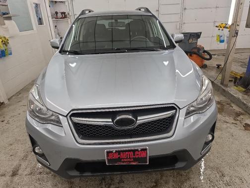 Ice Silver Metallic 2016 Subaru Crosstrek 2.0i Limited