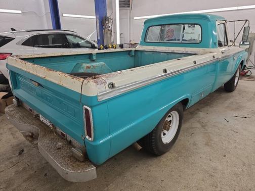 1966 Ford F-250 Super Duty