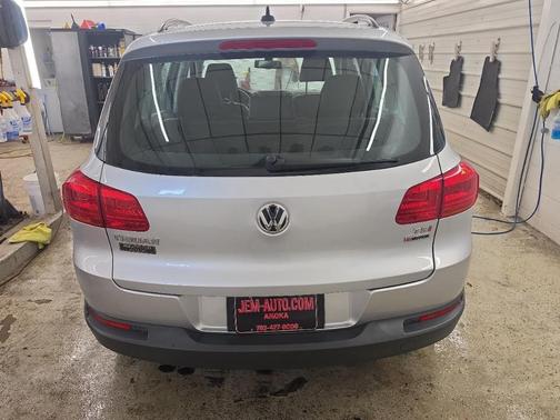 Reflex Silver Metallic 2017 Volkswagen Tiguan 2.0T S