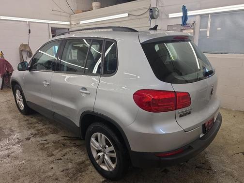Reflex Silver Metallic 2017 Volkswagen Tiguan 2.0T S
