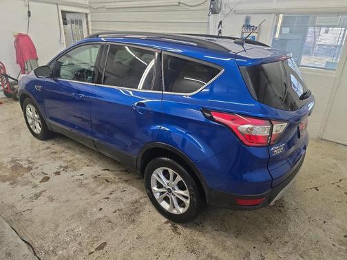 Blue 2017 Ford Escape SE