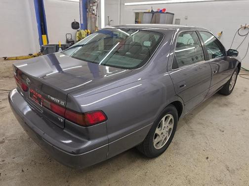 Gray 1999 Toyota Camry LE V6