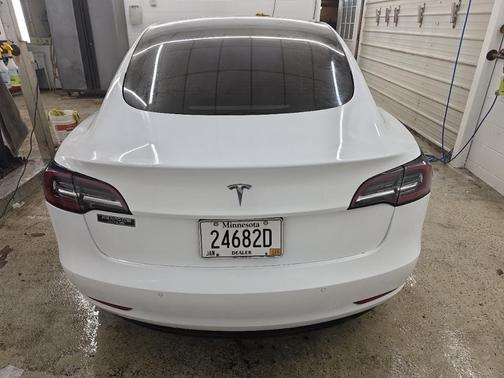 2022 Tesla Model 3 Base