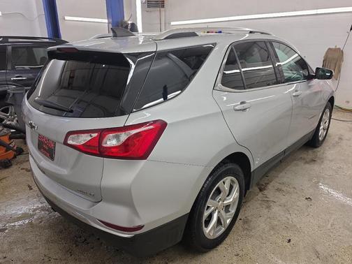 Silver 2019 Chevrolet Equinox 2LT