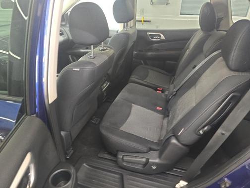 2018 Nissan Pathfinder S