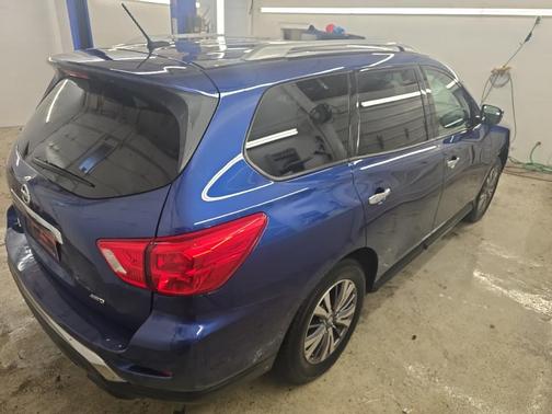 2018 Nissan Pathfinder S