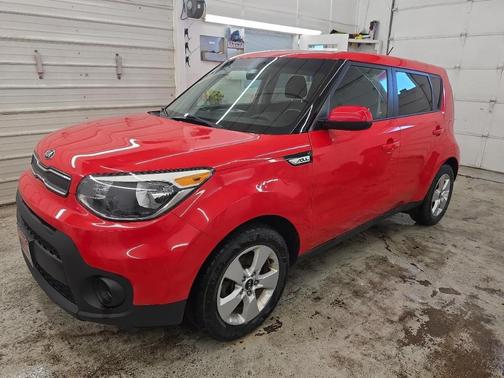 Red 2019 Kia Soul Base