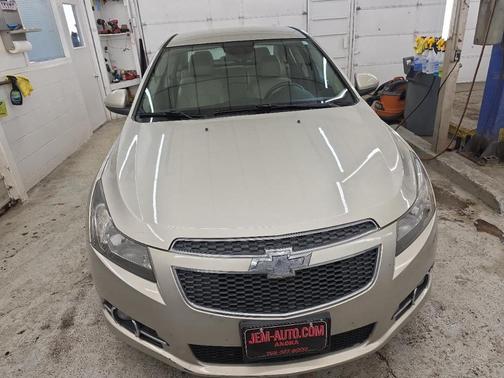 Tan 2014 Chevrolet Cruze 2LT