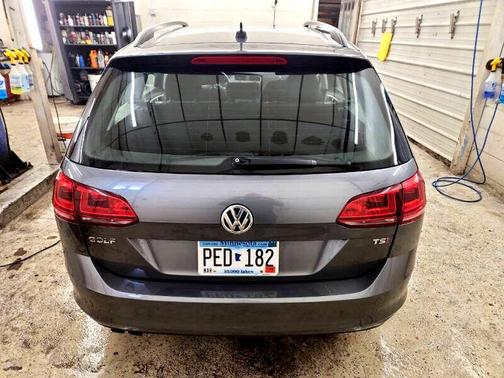 2017 Volkswagen Golf SportWagen TSI S