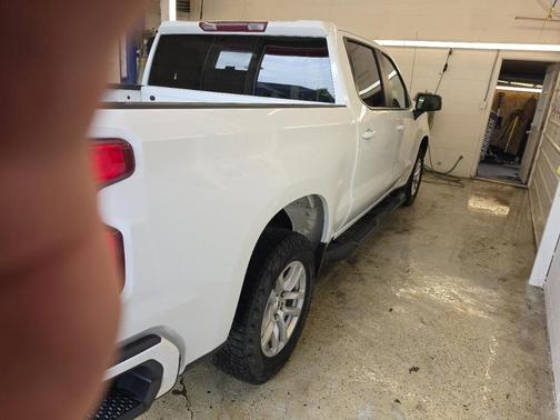 White 2022 Chevrolet Silverado 1500 Limited RST