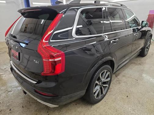 2019 Volvo XC90 T6 Momentum