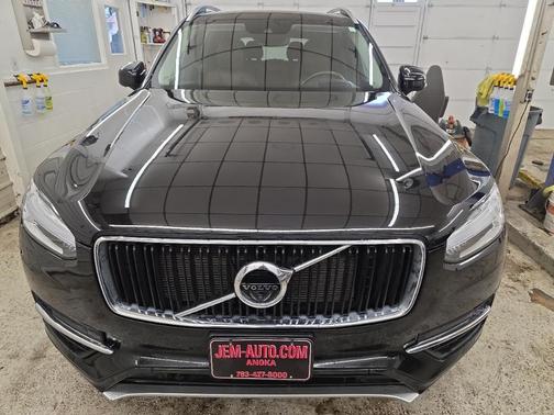 2019 Volvo XC90 T6 Momentum