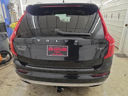 2019 Volvo XC90 T6 Momentum
