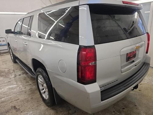 Silver 2017 Chevrolet Suburban LT