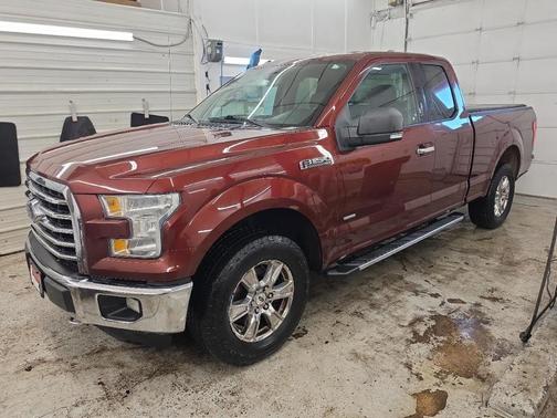 Maroon 2015 Ford F-150 XLT