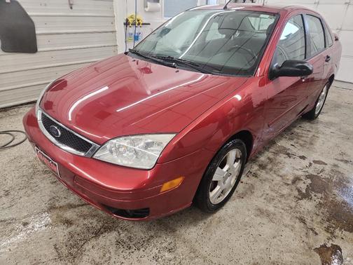 2005 Ford Focus ZX4
