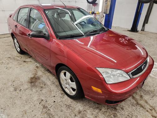 2005 Ford Focus ZX4