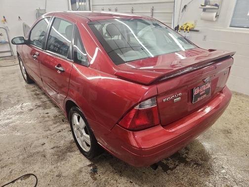2005 Ford Focus ZX4