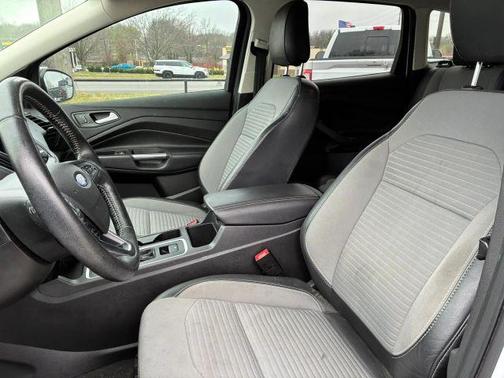 White 2019 Ford Escape SE