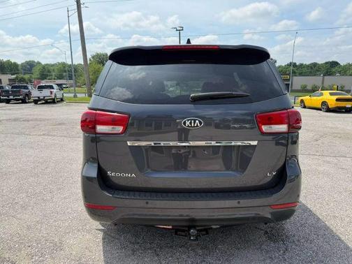 2016 Kia Sedona LX
