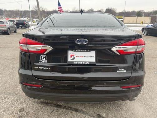 2020 Ford Fusion SE