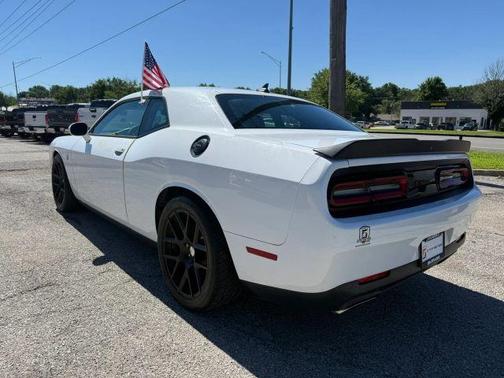 White 2015 Dodge Challenger R/T Scat Pack