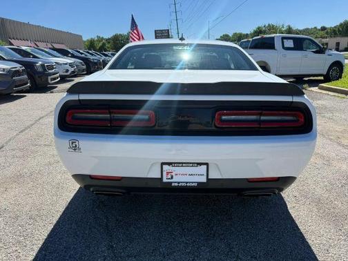 White 2015 Dodge Challenger R/T Scat Pack