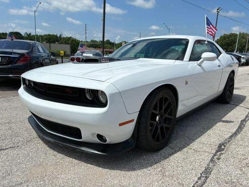 White 2015 Dodge Challenger R/T Scat Pack