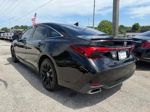 Black 2022 Toyota Avalon XLE